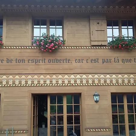 Grand De *